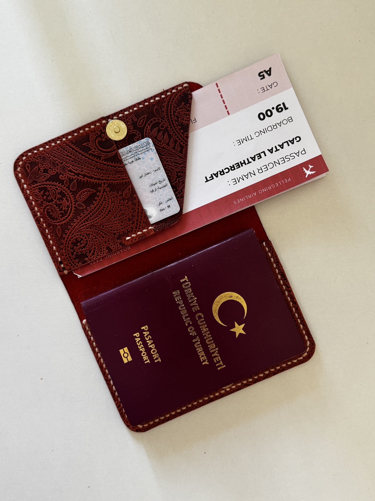 Pellegrino Passport Wallet